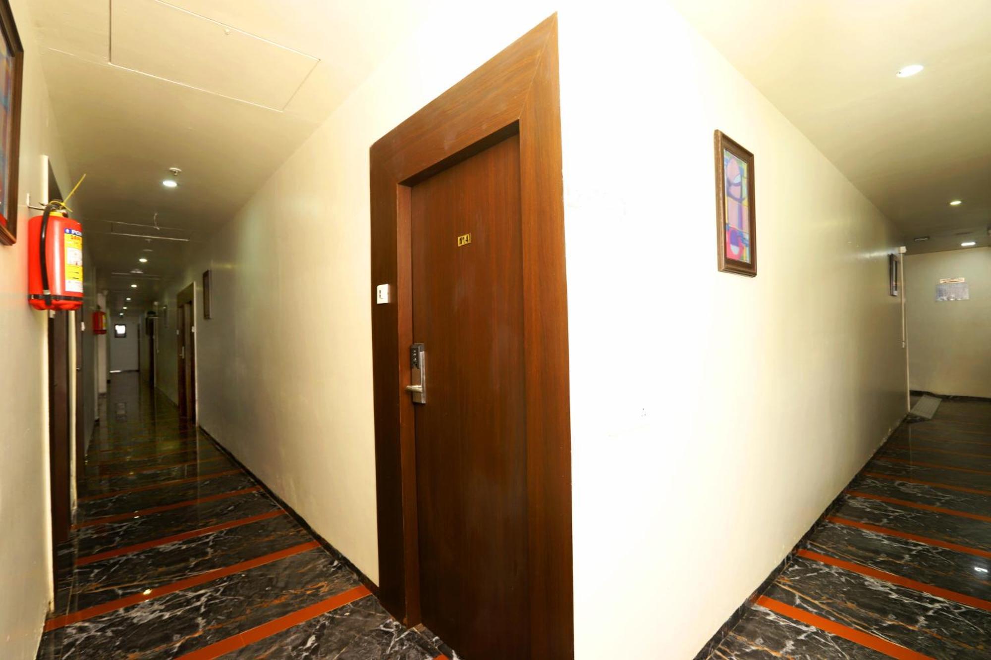 Hotel Elite Continental- Near Mumbai International Airport Andheri East Esterno foto